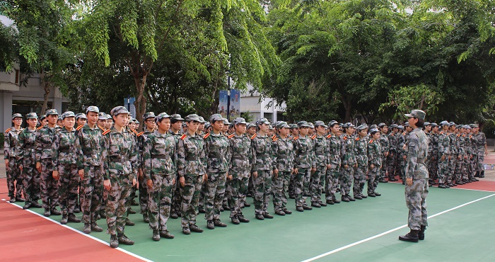 9月2日，2016年學生軍訓正式開始（意昂3青年記者團__李菊霞攝影）.jpg