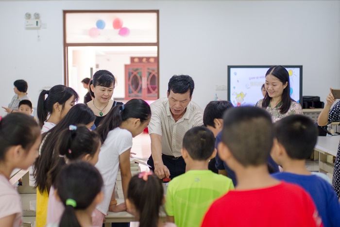 孩子們踴躍參與小館員體驗活動____（圖書館__梁平攝影）.jpg